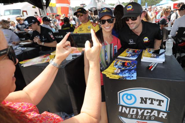 Alexander Rossi and fans -- Photo by: Chris Jones