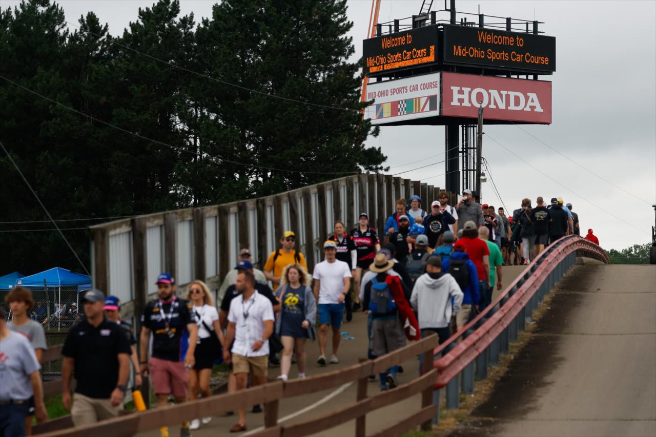 Fans - Honda Indy 200 at Mid-Ohio - By: Joe Skibinski -- Photo by: Joe Skibinski