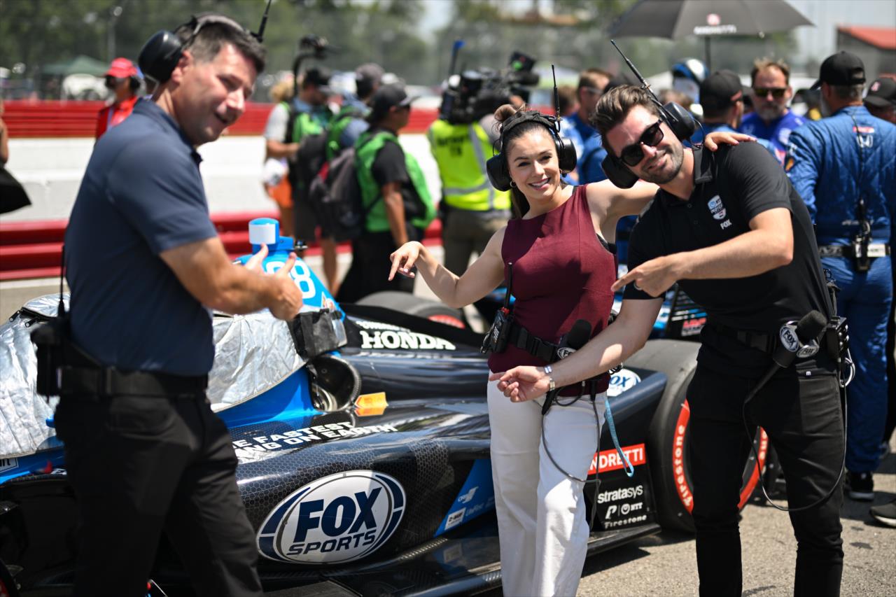 Kevin Lee, Georgia Henneberry and Jack Harvey with the Fox car of Marcus Ericsson - Honda Indy 200 at Mid-Ohio - By: James Black -- Photo by: James  Black