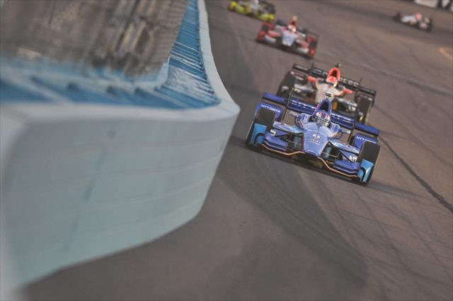 Scott Dixon sets up for Turn 1 during the Desert Diamond West Valley Phoenix Grand Prix -- Photo by: Chris Owens