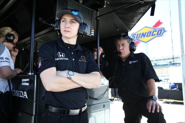 Zach Veach and Engineer Paul 'Ziggy' Harcus watch track activity from their pit stand during the rookie oval test at ISM Raceway -- Photo by: Chris Jones