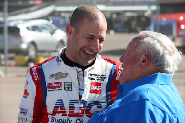 Tony Kanaan chats with legend A.J. Foyt on pit lane during the rookie oval test at ISM Raceway -- Photo by: Chris Jones