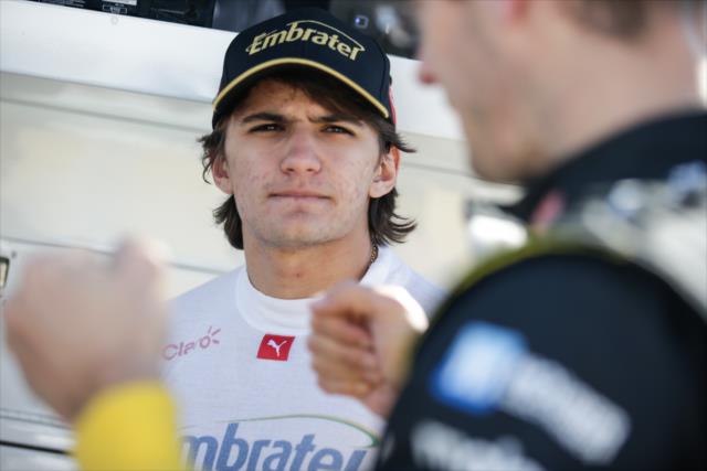 Pietro Fittipaldi listens to Sebastien Bourdais on pit lane during the rookie oval test at ISM Raceway -- Photo by: Shawn Gritzmacher