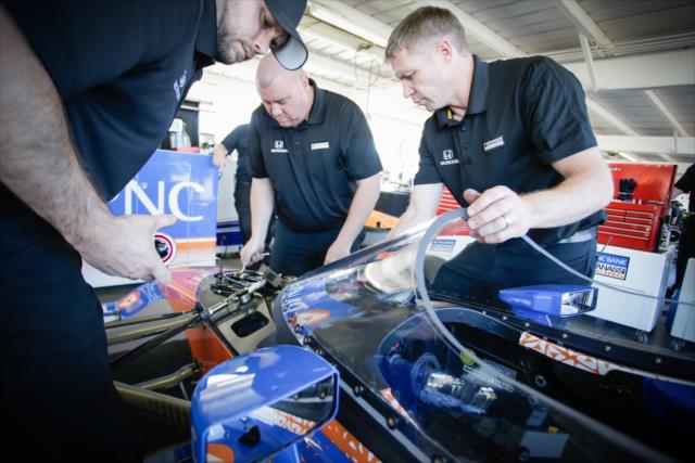 Chip Ganassi Racing installs the windscreen on the No. 9 PNC Bank Honda prior to its first on-track test at ISM Raceway -- Photo by: Shawn Gritzmacher