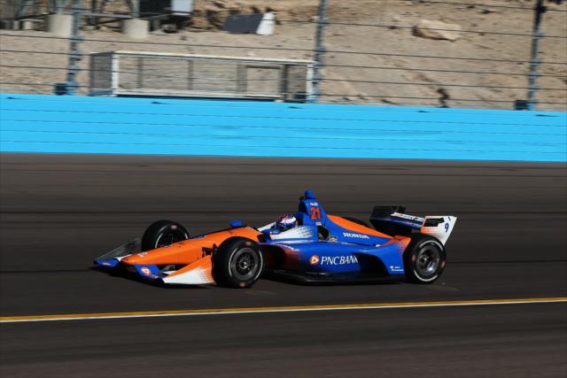 Scott Dixon hits the apex of Turn 4 during the afternoon open test session at ISM Raceway -- Photo by: Chris Jones