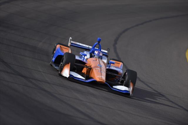 Scott Dixon sails into Turn 1 during the afternoon open test session at ISM Raceway -- Photo by: Chris Owens