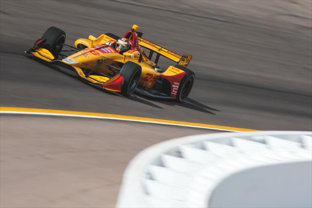 Ryan Hunter-Reay shoots into Turn 1 during the afternoon open test session at ISM Raceway -- Photo by: Joe Skibinski