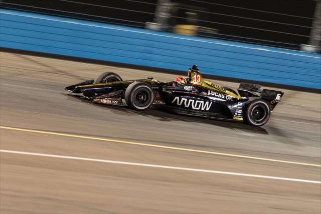 James Hinchcliffe rolls out of Turn 4 during the evening test session at ISM Raceway -- Photo by: Stephen King