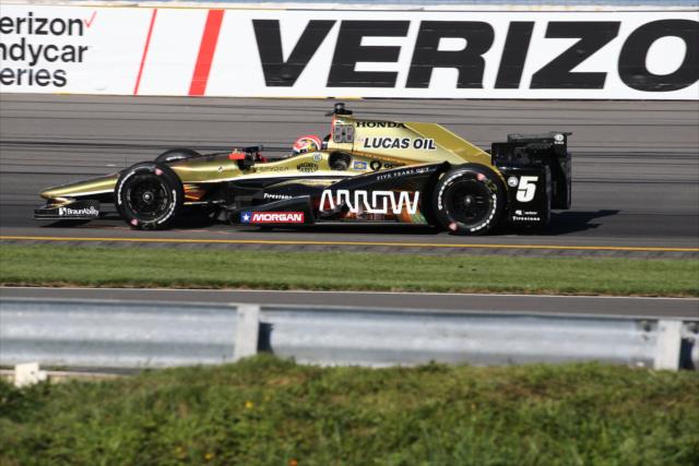 James Hinchcliffe sets up for Turn 3 during practice for the ABC Supply 500 at Pocono Raceway -- Photo by: Bret Kelley