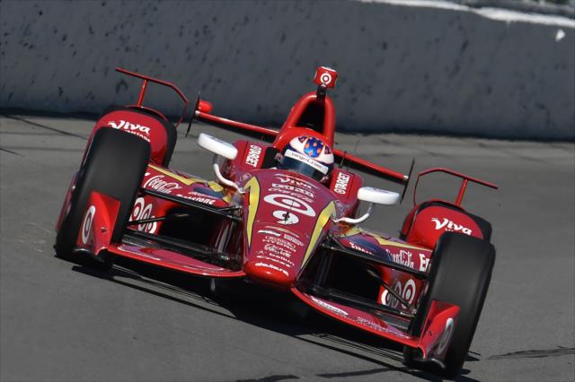 Scott Dixon sets up for Turn 1 during practice for the ABC Supply 500 at Pocono Raceway -- Photo by: Chris Owens