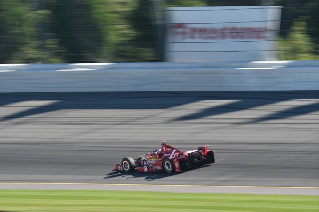 Scott Dixon apexes Turn 1 during practice for the ABC Supply 500 at Pocono Raceway -- Photo by: Chris Owens