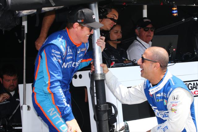 Scott Dixon and Tony Kanaan chat on pit lane prior to qualifications for the ABC Supply 500 at Pocono Raceway -- Photo by: Bret Kelley