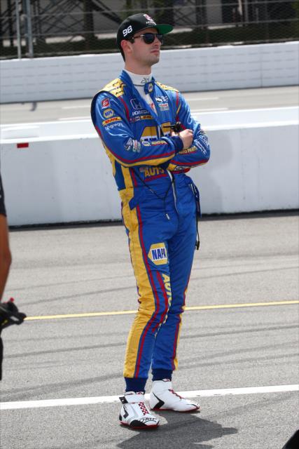 Alexander Rossi looks down pit lane during qualifications for the ABC Supply 500 at Pocono Raceway -- Photo by: Bret Kelley