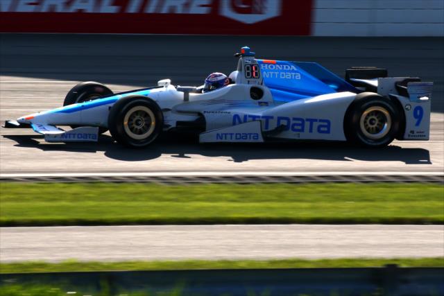 Scott Dixon in the shadows of Turn 3 during the final practice for the ABC Supply 500 at Pocono Raceway -- Photo by: Bret Kelley
