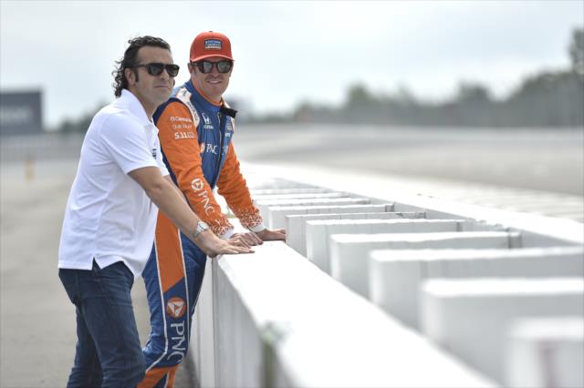 Scott Dixon and Dario Franchitti look over the frontstretch during qualifications for the ABC Supply 500 at Pocono Raceway -- Photo by: Chris Owens