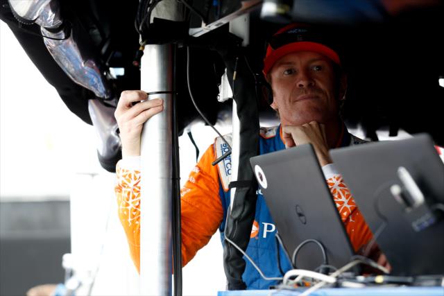 Scott Dixon waits in his pit stand following practice for the ABC Supply 500 at Pocono Raceway -- Photo by: Joe Skibinski
