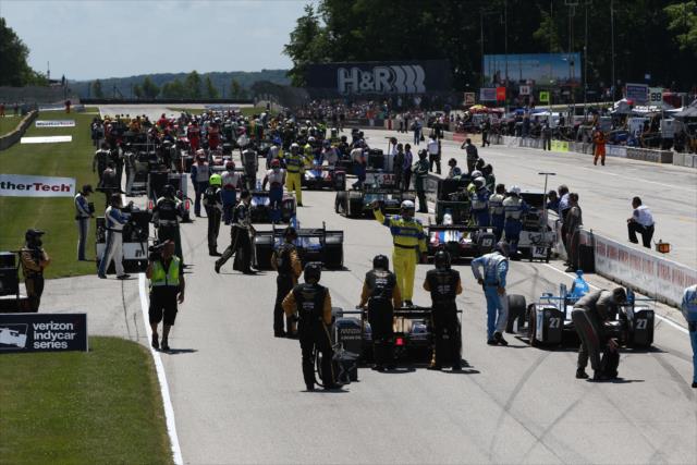 Cars on the pre-race grid prior to the start of the KOHLER Grand Prix at Road America -- Photo by: Chris Jones