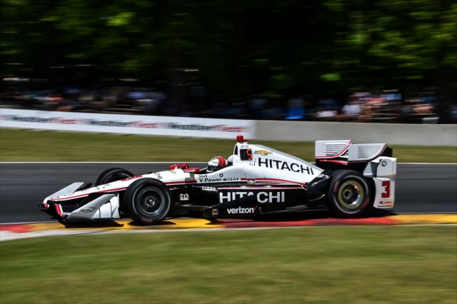 Helio Castroneves hits the apex of Turn 6 during the KOHLER Grand Prix at Road America -- Photo by: Chris Owens