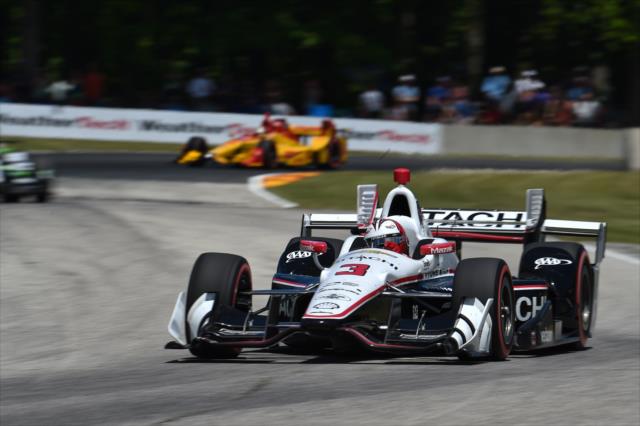 Helio Castroneves sets up for Turn 7 during the KOHLER Grand Prix at Road America -- Photo by: Chris Owens