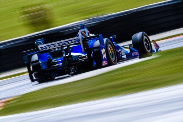 Tony Kanaan rolls out of Turn 7 during the KOHLER Grand Prix at Road America -- Photo by: Chris Owens