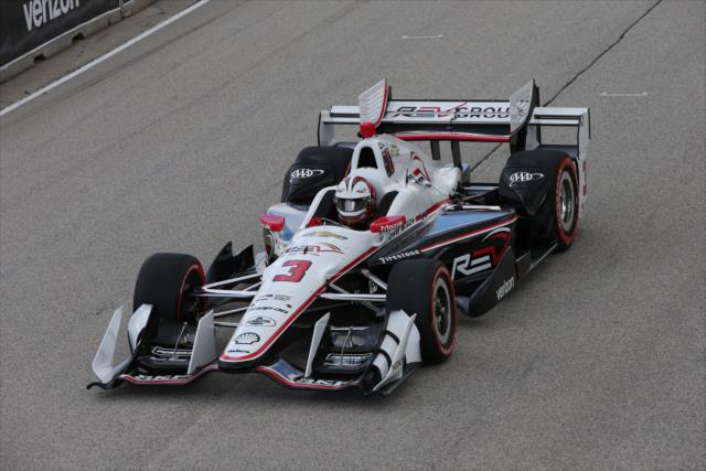 Helio Castroneves rolls down the frontstretch during the KOHLER Grand Prix at Road America -- Photo by: Chris Jones