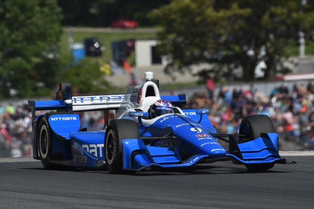 Scott Dixon sets up for Turn 6 during the KOHLER Grand Prix at Road America -- Photo by: Chris Owens