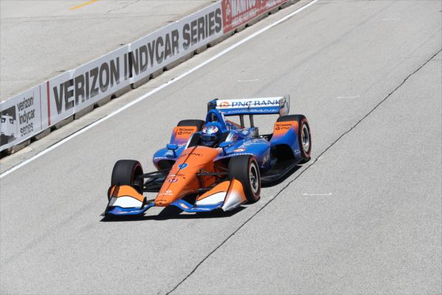 Scott Dixon streaks down the frontstretch during the KOHLER Grand Prix at Road America -- Photo by: Chris Jones