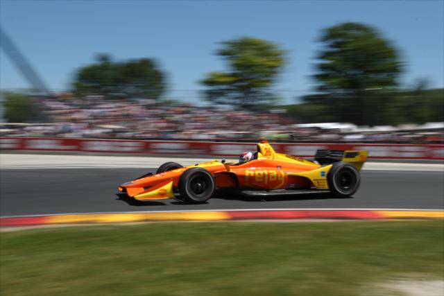 Zach Veach dives into Turn 5 during the KOHLER Grand Prix at Road America -- Photo by: Shawn Gritzmacher