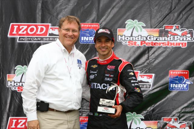 Helio Castroneves and Bill Foster -- Photo by: Chris Jones