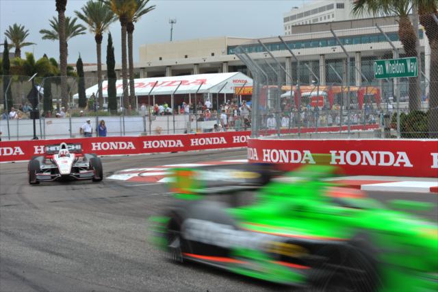 Helio Castroneves chases James Hinchcliffe -- Photo by: John Cote