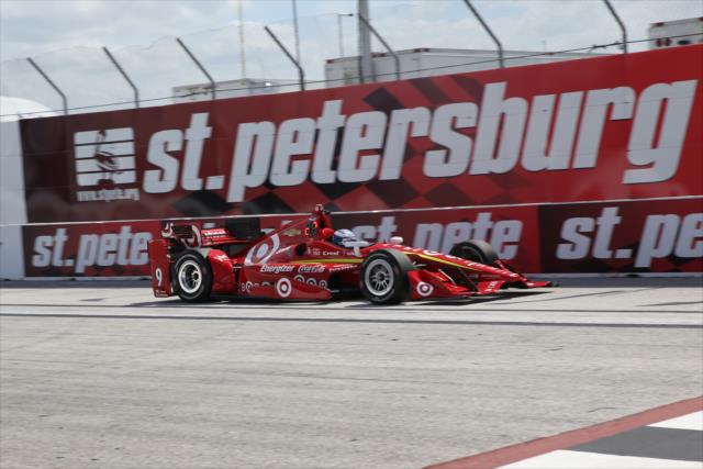 Scott Dixon streaks toward the start-finish line during practice for the Firestone Grand Prix of St. Petersburg -- Photo by: Chris Jones