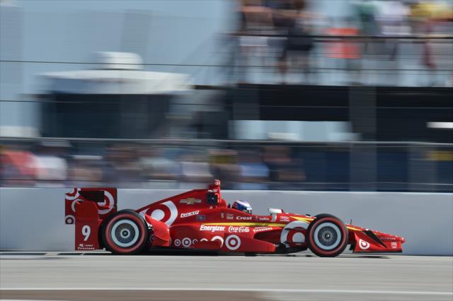 Scott Dixon on course during qualifications for the Firestone Grand Prix of St. Petersburg -- Photo by: Chris Owens