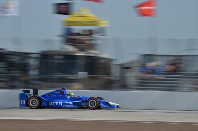 Tony Kanaan on course during qualifications for the Firestone Grand Prix of St. Petersburg -- Photo by: Chris Owens