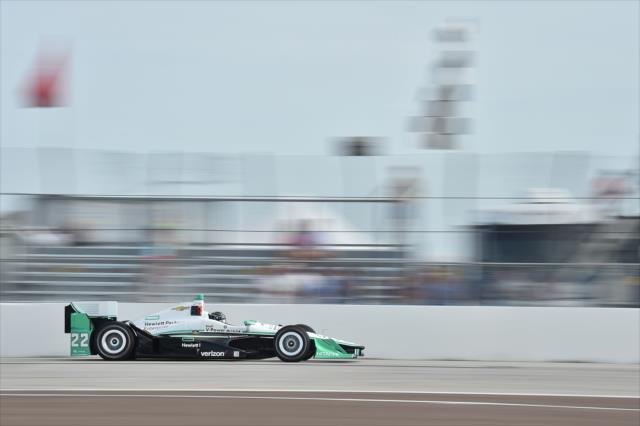 Simon Pagenaud on course during qualifications for the Firestone Grand Prix of St. Petersburg -- Photo by: Chris Owens
