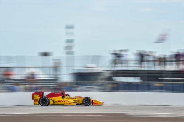 Ryan Hunter-Reay on course during qualifications for the Firestone Grand Prix of St. Petersburg -- Photo by: Chris Owens