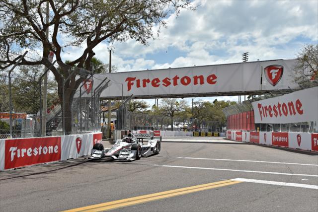 Juan Pablo Montoya apexes Turn 6 during qualifications for the Firestone Grand Prix of St. Petersburg -- Photo by: John Cote