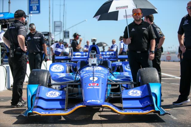 Scott Dixon sits in his No. 9 GE LED Honda on pit lane prior to the start of practice for the Firestone Grand Prix of St. Petersburg -- Photo by: Joe Skibinski