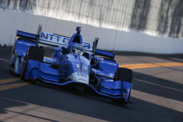 Tony Kanaan sets up for Turn 10 during practice for the Firestone Grand Prix of St. Petersburg -- Photo by: Joe Skibinski