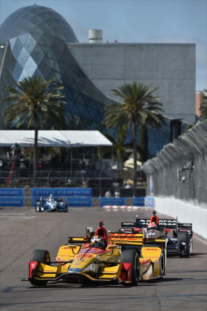 Ryan Hunter-Reay and James Hinchcliffe dive into Turn 11 during the final warmup for the Firestone Grand Prix of St. Petersburg -- Photo by: Chris Owens