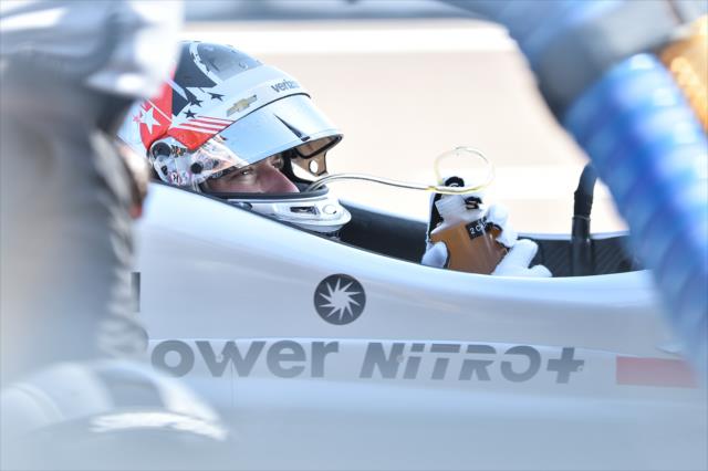 Josef Newgarden sits in his No. 2 Verizon Chevrolet on pit lane during the final warmup for the Firestone Grand Prix of St. Petersburg -- Photo by: Chris Owens