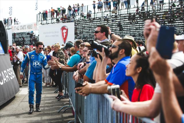 Simon Pagenaud greets the fans during pre-race introductions prior to the start of the Firestone Grand Prix of St. Petersburg -- Photo by: Joe Skibinski