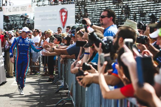 Scott Dixon greets the fans during pre-race introductions prior to the start of the Firestone Grand Prix of St. Petersburg -- Photo by: Joe Skibinski