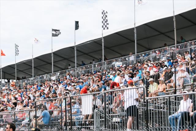 A fantastic crowd on hand to watch the Firestone Grand Prix of St. Petersburg -- Photo by: Joe Skibinski
