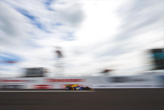 Alexander Rossi streaks down the frontstretch during the Firestone Grand Prix of St. Petersburg -- Photo by: Joe Skibinski