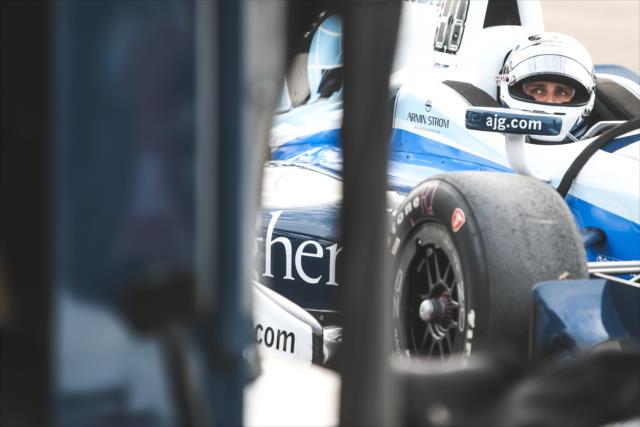Max Chilton chats with his team from the No. 8 Gallagher Honda cockpit during the final warmup for the Firestone Grand Prix of St. Petersburg -- Photo by: Joe Skibinski
