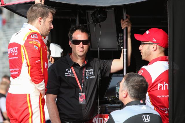 Marco Andretti chats with Bryan Herta and his engineer team on pit lane following the final warmup for the Firestone Grand Prix of St. Petersburg -- Photo by: Joe Skibinski
