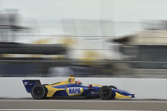 Alexander Rossi races down the frontstretch during practice for the Firestone Grand Prix of St. Petersburg -- Photo by: Chris Owens