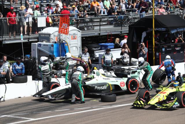 Zachary Claman De Melo comes in for tires and fuel on pit lane during the Firestone Grand Prix of St. Petersburg -- Photo by: Chris Jones