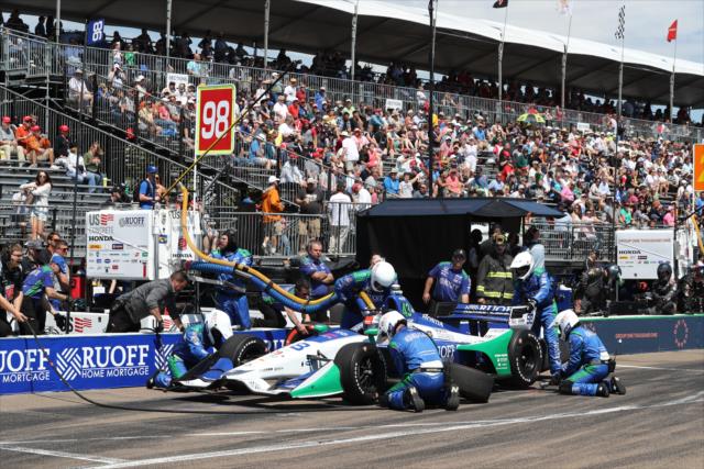 Marco Andretti comes in for tires and fuel on pit lane during the Firestone Grand Prix of St. Petersburg -- Photo by: Chris Jones