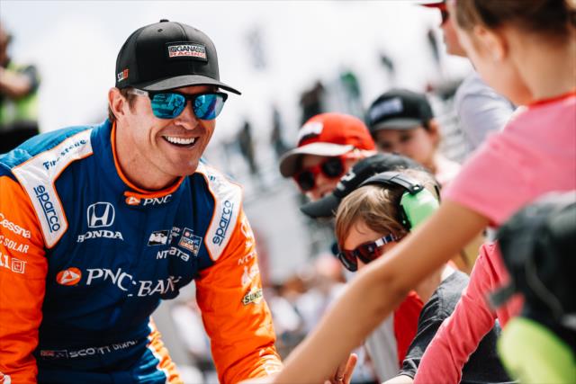 Scott Dixon greets the fans during pre-race introductions for the Firestone Grand Prix of St. Petersburg -- Photo by: Joe Skibinski